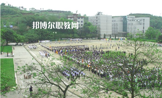 內(nèi)江鐵路機械學校2022年報名條件、招生要求、招生對象