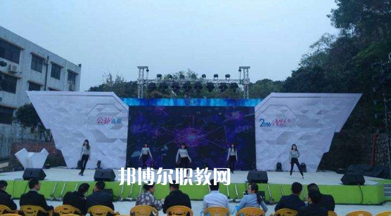內(nèi)江市川威技工學(xué)校2022年報(bào)名條件、招生要求、招生對(duì)象