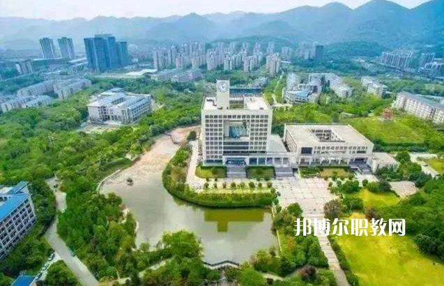 重慶醫(yī)科學校2022年報名條件、招生要求、招生對象