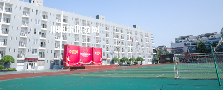 昆明市衛(wèi)生學(xué)校2022年報(bào)名條件、招生要求、招生對象
