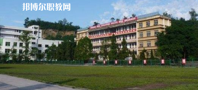 岳池職業(yè)技術(shù)學(xué)校2022年報(bào)名條件、招生要求、招生對(duì)象