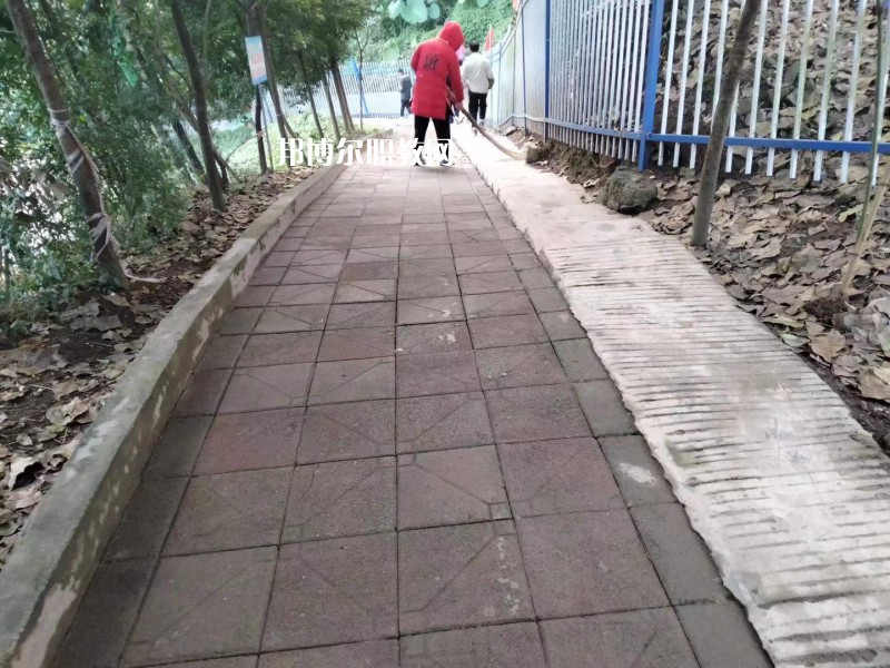 宜賓東方職業(yè)技術(shù)學(xué)校2022年報名條件、招生要求、招生對象