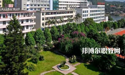 廣安第一職業(yè)技術(shù)學(xué)校2022年報名條件、招生要求、招生對象