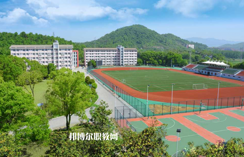 云南工藝美術(shù)學(xué)校2022年學(xué)費(fèi)、收費(fèi)多少