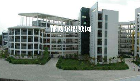 成都中醫(yī)藥大學(xué)附屬學(xué)校龍泉校區(qū)怎么樣、好不好