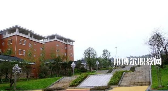 廣東新興中藥學(xué)校2022年報(bào)名條件、招生要求、招生對(duì)象
