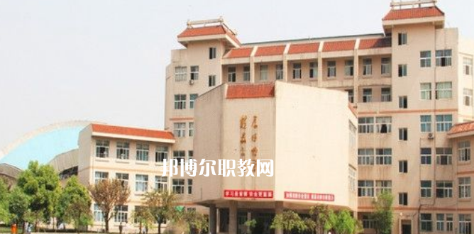 成都中醫(yī)藥大學(xué)附屬學(xué)校龍泉校區(qū)2022年報(bào)名條件、招生要求、招生對(duì)象