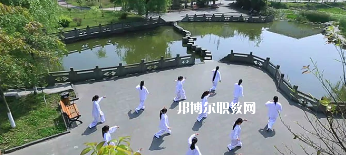 四川愛(ài)華學(xué)院怎么樣、好不好
