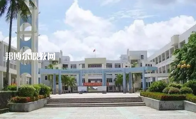 海南農(nóng)墾衛(wèi)生學(xué)校2022年報(bào)名條件、招生要求、招生對(duì)象