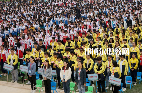 湖南醫(yī)藥職業(yè)中等專業(yè)學(xué)校2022年報(bào)名條件、招生要求、招生對(duì)象