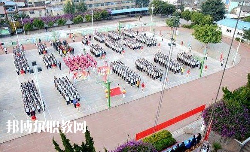 云龍縣民族職業(yè)高級中學報名條件、招生要求、招生對象