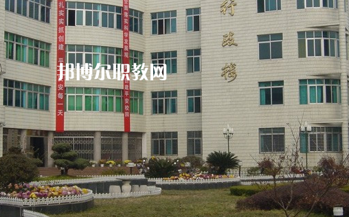 麻城工業(yè)學(xué)校2022年報名條件、招生要求、招生對象