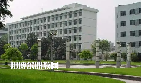 湖北旅游學(xué)校2022年報名條件、招生要求、招生對象