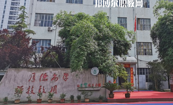 湖北現(xiàn)代科技學(xué)校2022年報(bào)名條件、招生要求、招生對象