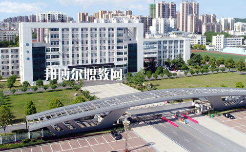 湖北信息工程學(xué)校2022年報名條件、招生要求、招生對象