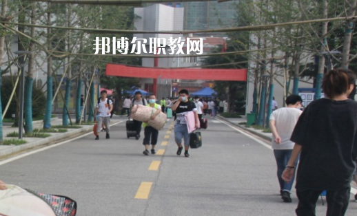 武漢新洲高級職業(yè)中學(xué)2022年報名條件、招生要求、招生對象