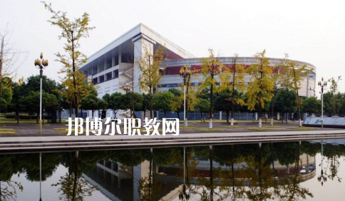 武漢供銷商業(yè)學校2022年報名條件、招生要求、招生對象