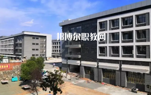 鄖西職業(yè)技術(shù)學(xué)校2022年報(bào)名條件、招生要求、招生對(duì)象
