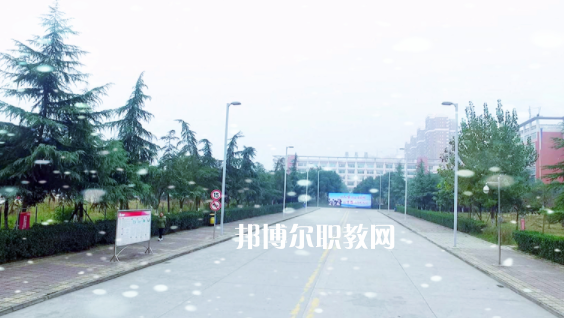 四川省南充外國語中等專業(yè)學(xué)校2023年報(bào)名條件、招生要求、招生對象