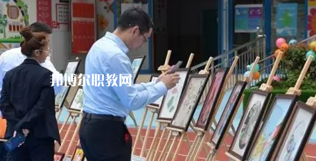汶川縣特殊教育學(xué)校地址在哪里，哪個地區(qū)，哪個城市?