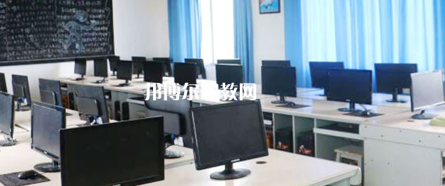 眉山市華興技工學(xué)校地址在哪里，哪個(gè)地區(qū)，哪個(gè)城市?