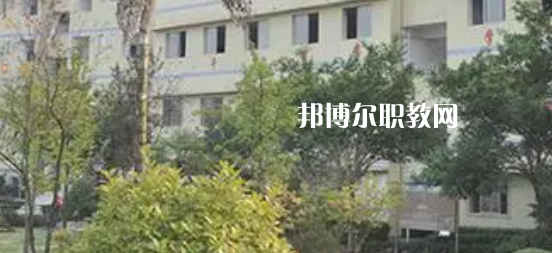 重慶市三峽職業(yè)技工學校地址在哪里，哪個地區(qū)，哪個城市?