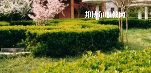 江蘇印刷技工學(xué)校地址在哪里，哪個地區(qū)，哪個城市?
