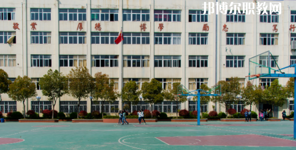 南京工業(yè)技術學校地址在哪里，哪個地區(qū)，哪個城市?