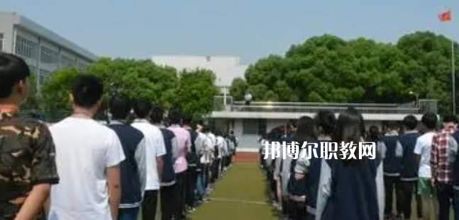 江蘇省錫山中等專(zhuān)業(yè)學(xué)校地址在哪里，哪個(gè)地區(qū)，哪個(gè)城市?