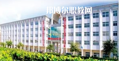 南通市通州區(qū)建筑職工中等專業(yè)學(xué)校地址在哪里，哪個(gè)地區(qū)，哪個(gè)城市?