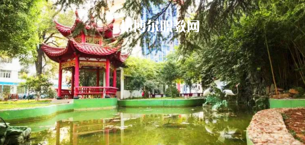 連云港市藝術(shù)學(xué)校地址在哪里，哪個(gè)地區(qū)，哪個(gè)城市?