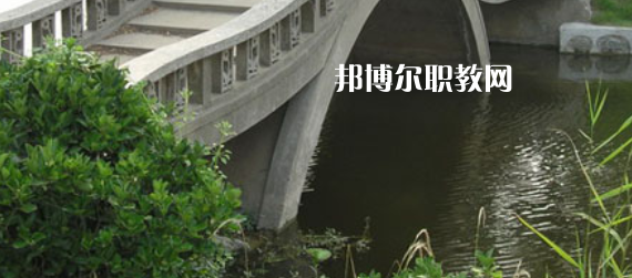 淮安市洪澤區(qū)技工學(xué)校地址在哪里，哪個(gè)地區(qū)，哪個(gè)城市?