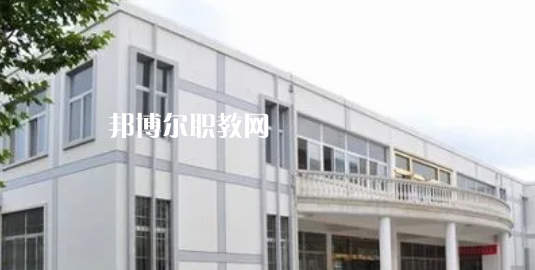 江蘇省金湖中等專業(yè)學校地址在哪里，哪個地區(qū)，哪個城市?