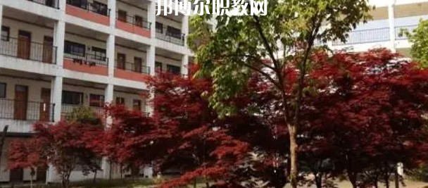 江蘇省寶應(yīng)中等專業(yè)學(xué)校地址在哪里，哪個地區(qū)，哪個城市?