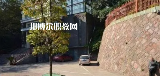金華藝術(shù)學(xué)校地址在哪里，哪個(gè)地區(qū)，哪個(gè)城市?