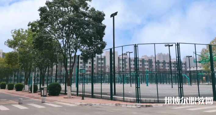 西安外事技工學(xué)校地址，乘車路線