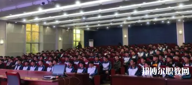 秦皇島市中等專業(yè)學(xué)校地址，乘車路線