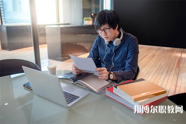 湖北哪里的中專學校能讀旅游服務(wù)與管理專業(yè)