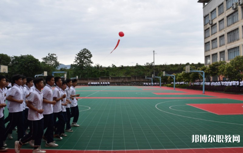2024靈川縣職業(yè)中等專業(yè)學(xué)校招生計(jì)劃 招生人數(shù)是多少(附要求、條件、對(duì)象)