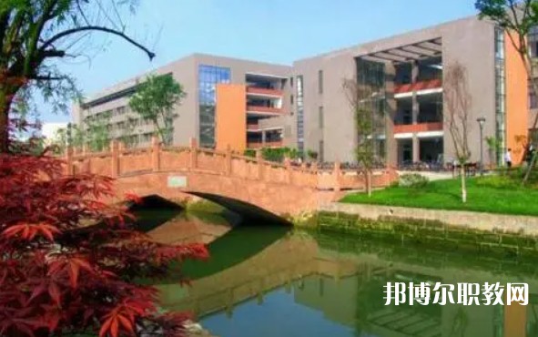 2024桂林市藝術(shù)學(xué)校招生計(jì)劃 招生人數(shù)是多少(附要求、條件、對(duì)象)