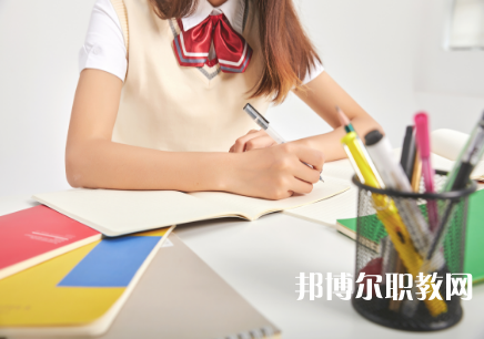 云南哪里的職教中心能讀旅游服務(wù)與管理專(zhuān)業(yè)