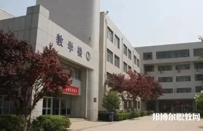 2025安徽省公路工程技工學(xué)校多少錢(qián) 安徽省公路工程技工學(xué)校各專業(yè)學(xué)費(fèi)收費(fèi)標(biāo)準(zhǔn)