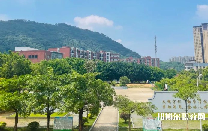 福州市華幟技工學校怎么樣、好不好