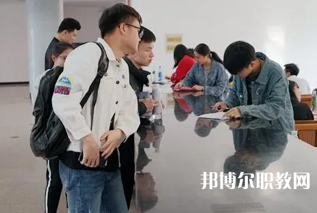 2025安慶公辦中專(zhuān)學(xué)校最新排名前三名單